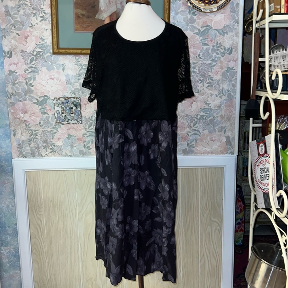 4XL Women's Black & Purple Floral & Heart Dress